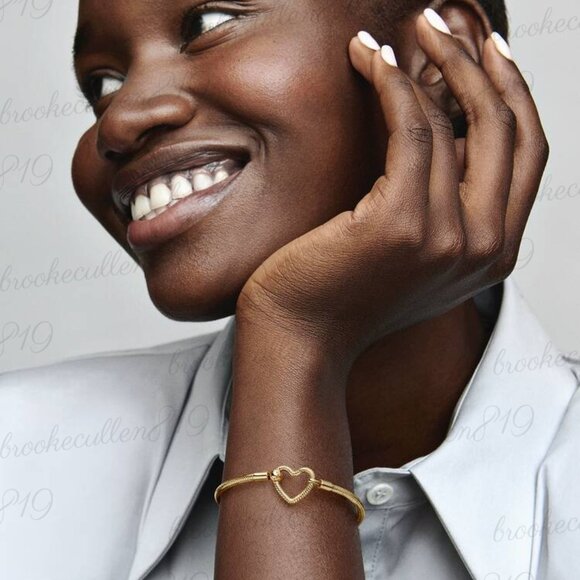 Pandora Moments Heart Closure Snake Chain Bracelet - Picture 3 of 3